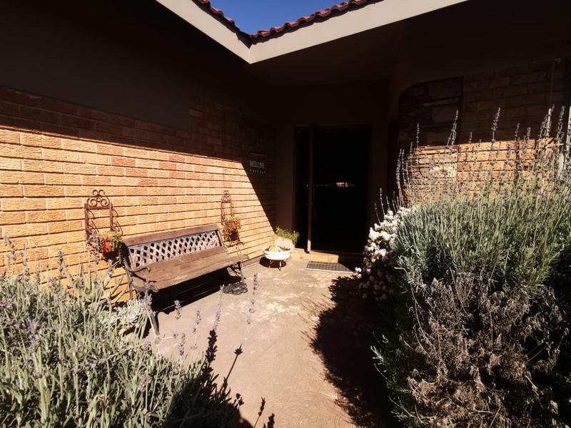 4 Bedroom Property for Sale in Casseldale Gauteng
