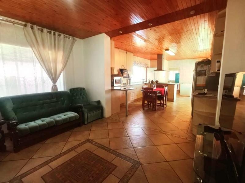 4 Bedroom Property for Sale in Geduld Gauteng
