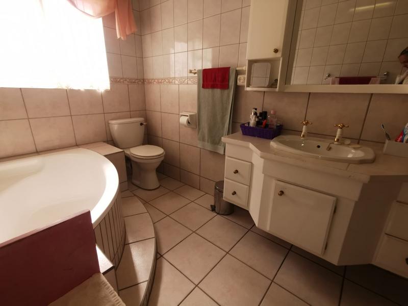 4 Bedroom Property for Sale in Geduld Gauteng