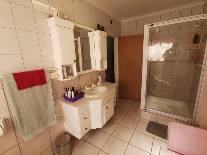 4 Bedroom Property for Sale in Geduld Gauteng
