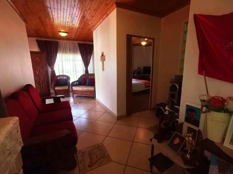 4 Bedroom Property for Sale in Geduld Gauteng