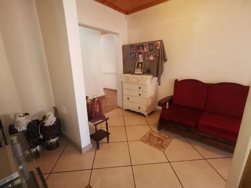 4 Bedroom Property for Sale in Geduld Gauteng