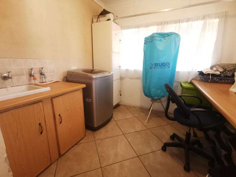 4 Bedroom Property for Sale in Geduld Gauteng