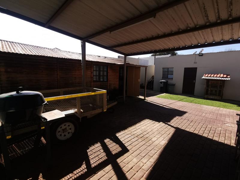 4 Bedroom Property for Sale in Geduld Gauteng