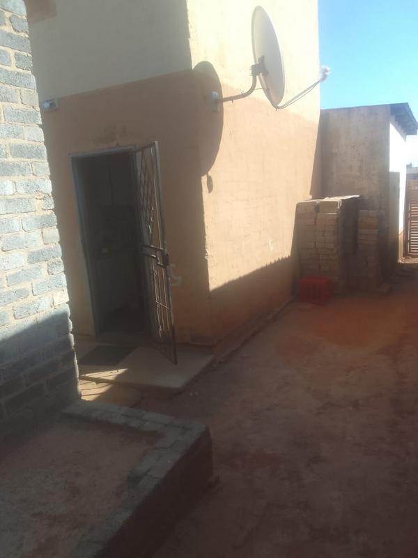 1 Bedroom Property for Sale in Olievenhoutbosch Gauteng