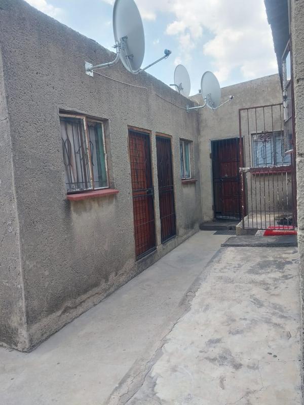 1 Bedroom Property for Sale in Olievenhoutbosch Gauteng