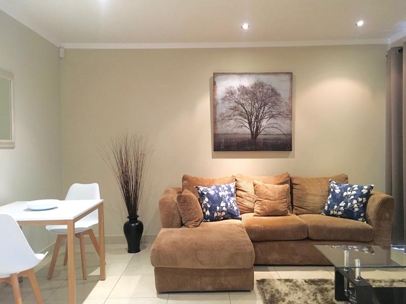To Let 2 Bedroom Property for Rent in Sandhurst Gauteng
