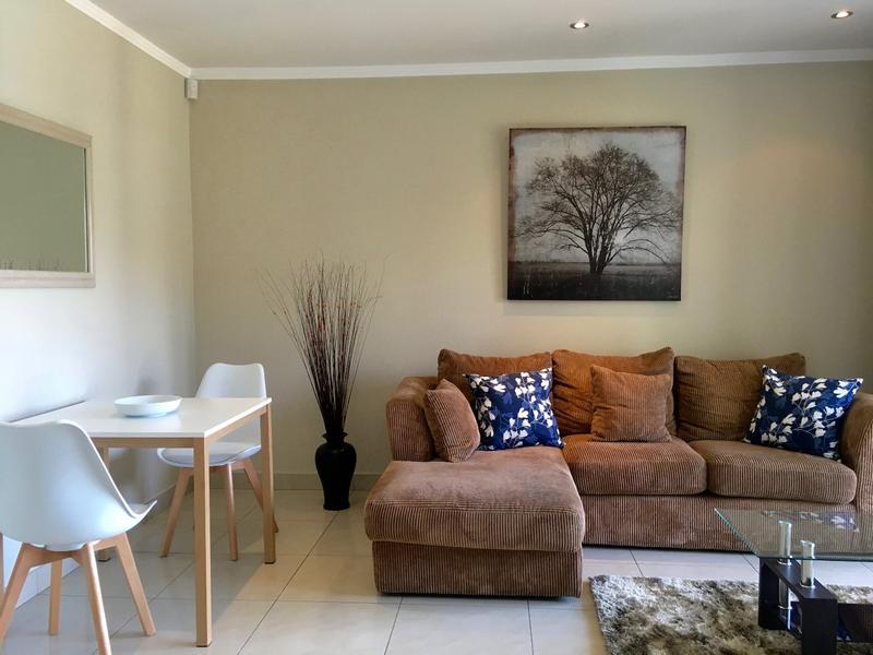 To Let 2 Bedroom Property for Rent in Sandhurst Gauteng