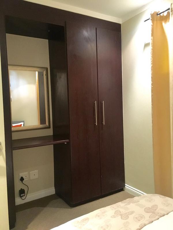 To Let 2 Bedroom Property for Rent in Sandhurst Gauteng