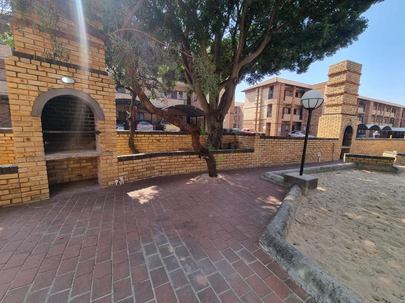 1 Bedroom Property for Sale in Carlswald Gauteng
