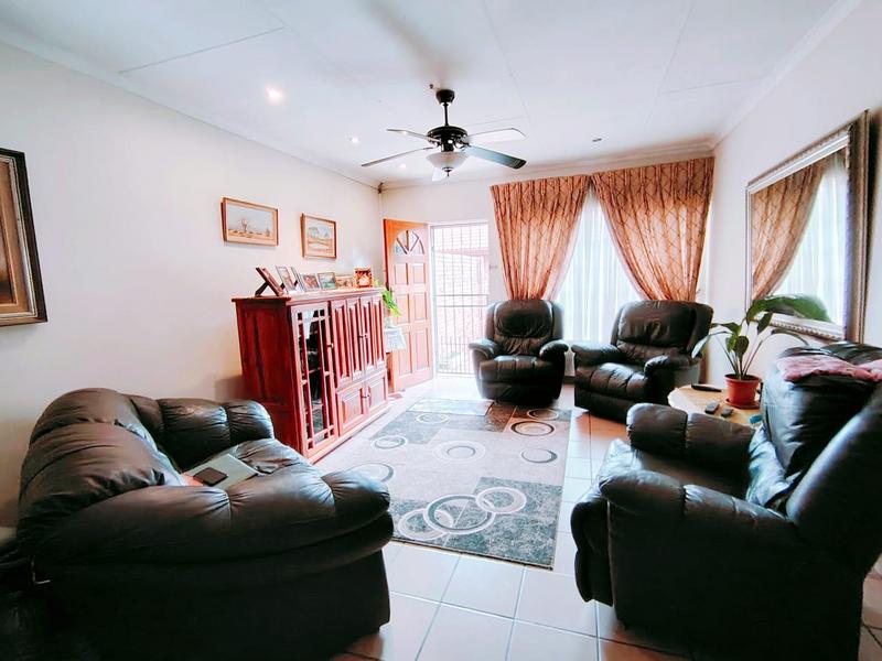 3 Bedroom Property for Sale in Wierdaglen Estate Gauteng