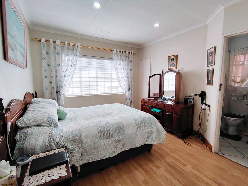 3 Bedroom Property for Sale in Wierdaglen Estate Gauteng