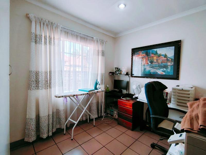 3 Bedroom Property for Sale in Wierdaglen Estate Gauteng