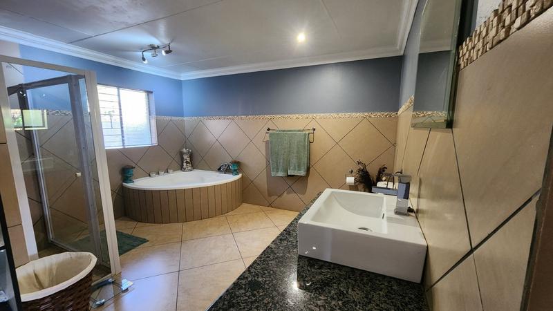 4 Bedroom Property for Sale in Doornpoort Gauteng