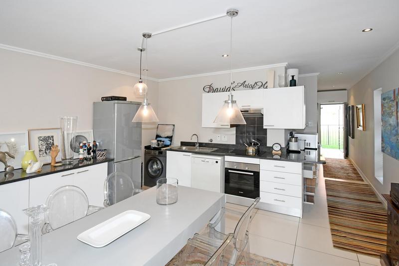 1 Bedroom Property for Sale in Hurlingham Gauteng