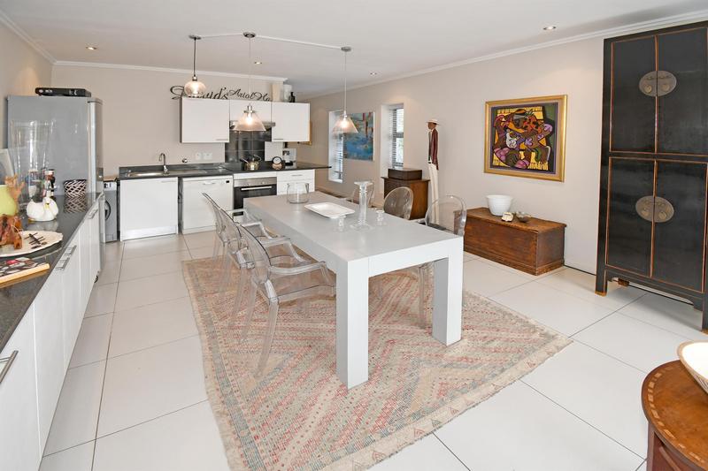 1 Bedroom Property for Sale in Hurlingham Gauteng