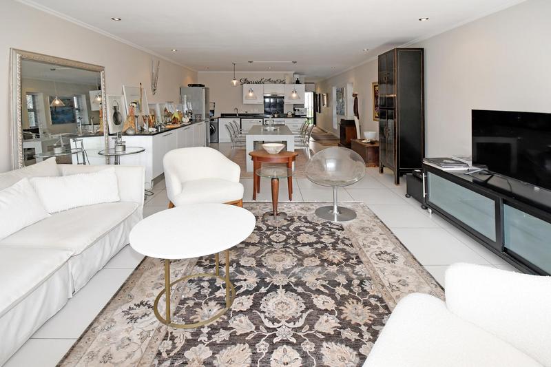1 Bedroom Property for Sale in Hurlingham Gauteng