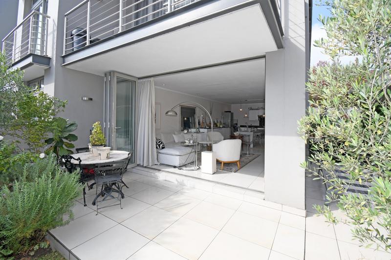1 Bedroom Property for Sale in Hurlingham Gauteng
