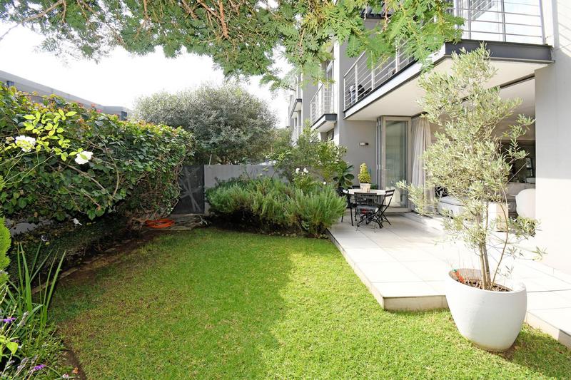 1 Bedroom Property for Sale in Hurlingham Gauteng