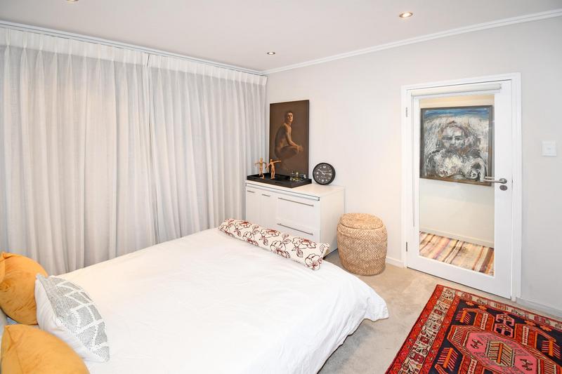 1 Bedroom Property for Sale in Hurlingham Gauteng