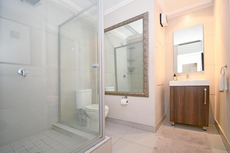 1 Bedroom Property for Sale in Hurlingham Gauteng