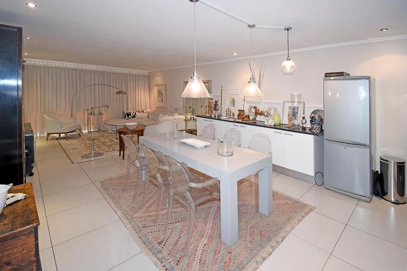 1 Bedroom Property for Sale in Hurlingham Gauteng