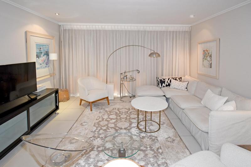 1 Bedroom Property for Sale in Hurlingham Gauteng