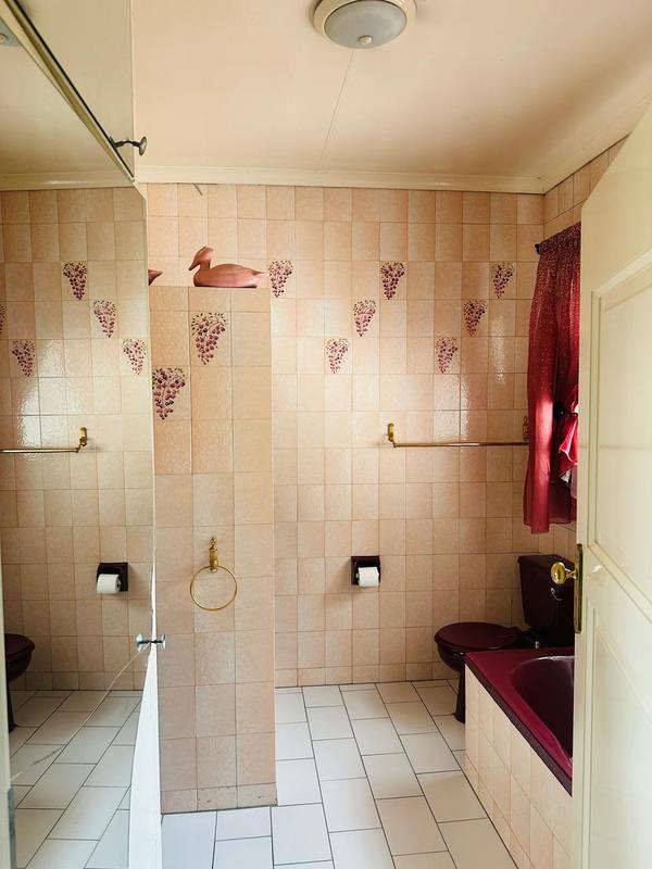 4 Bedroom Property for Sale in Bassonia Gauteng