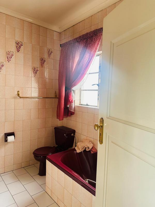 4 Bedroom Property for Sale in Bassonia Gauteng