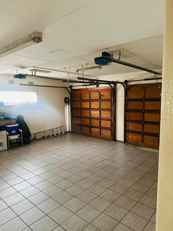 4 Bedroom Property for Sale in Bassonia Gauteng