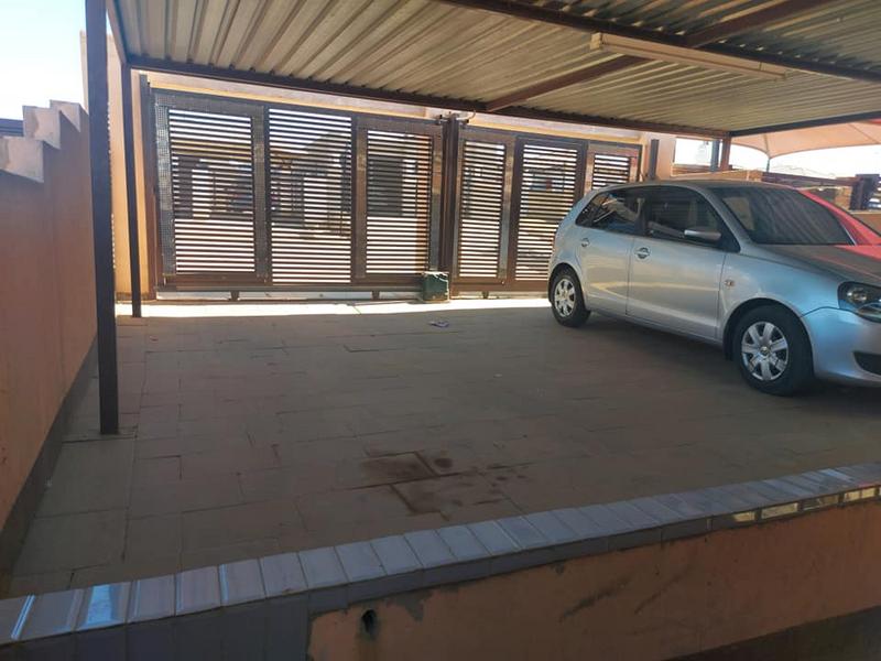 To Let 2 Bedroom Property for Rent in Clayville Gauteng