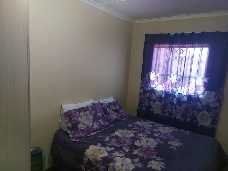 To Let 2 Bedroom Property for Rent in Clayville Gauteng