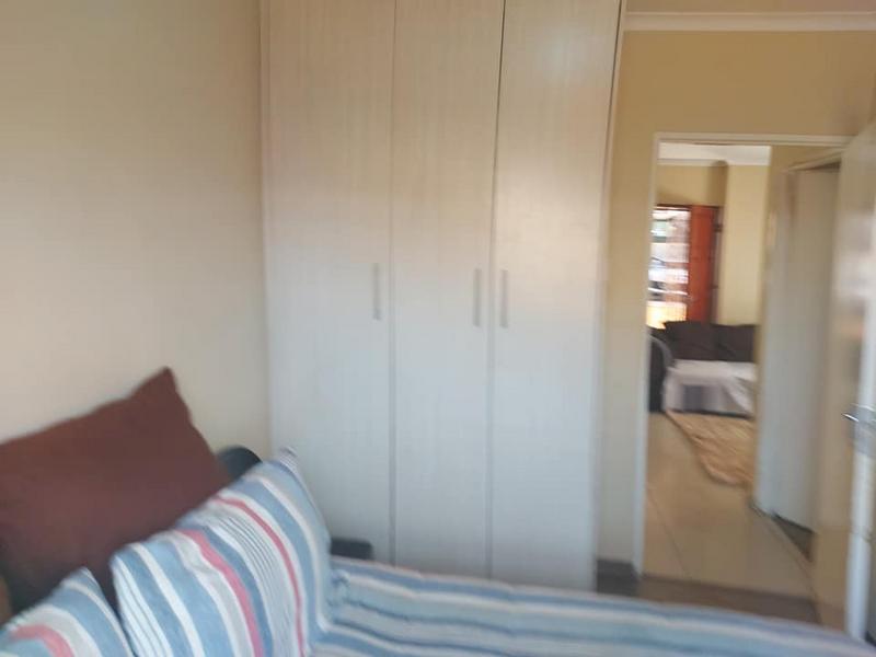To Let 2 Bedroom Property for Rent in Clayville Gauteng