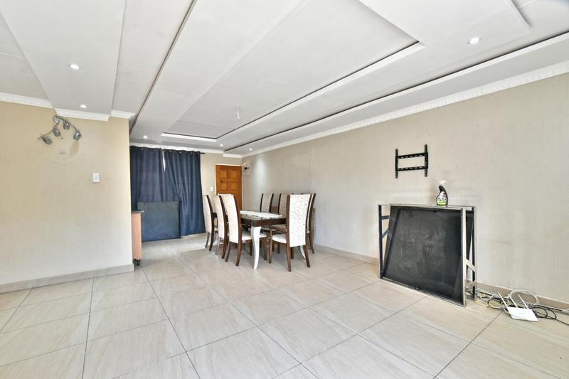 3 Bedroom Property for Sale in Sonneglans Gauteng