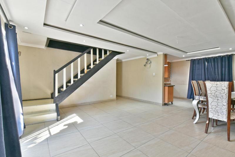 3 Bedroom Property for Sale in Sonneglans Gauteng