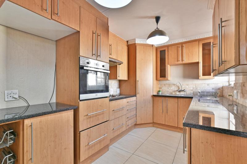 3 Bedroom Property for Sale in Sonneglans Gauteng