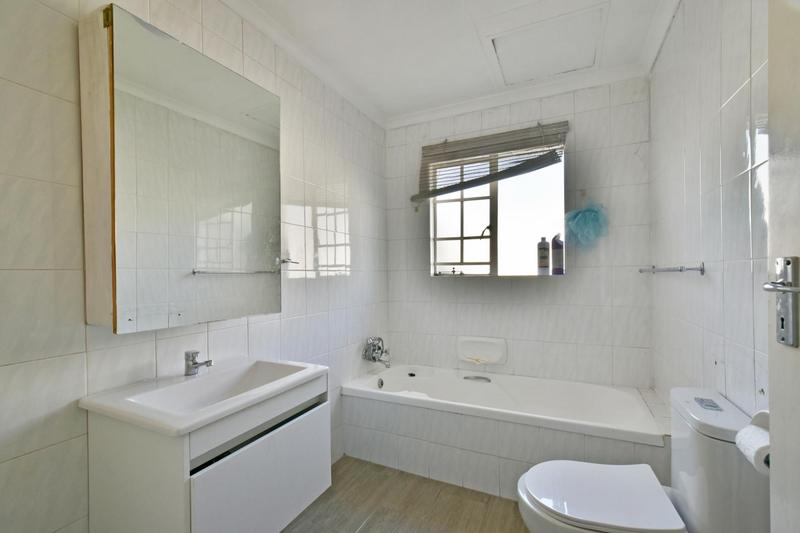 3 Bedroom Property for Sale in Sonneglans Gauteng