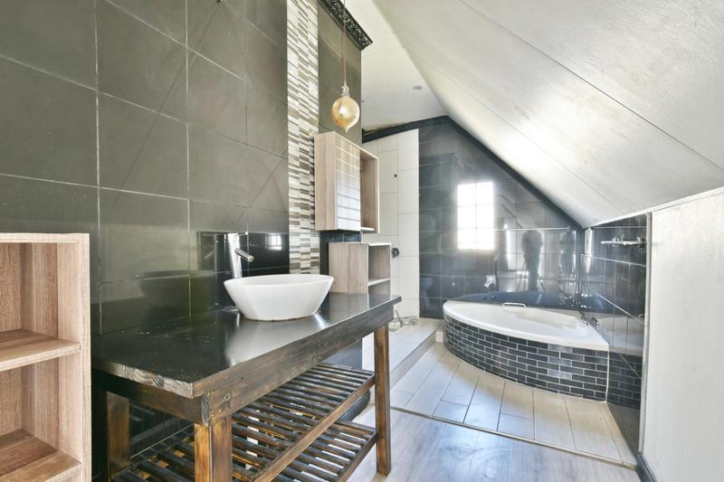 3 Bedroom Property for Sale in Sonneglans Gauteng
