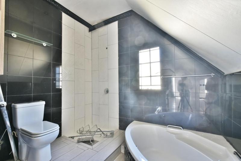 3 Bedroom Property for Sale in Sonneglans Gauteng
