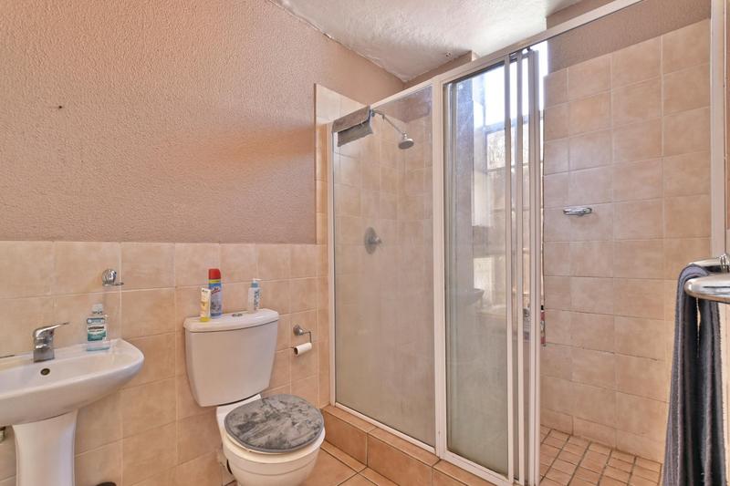 2 Bedroom Property for Sale in Wilgeheuwel Gauteng