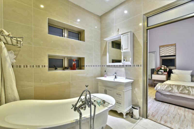 4 Bedroom Property for Sale in Eye of Africa Gauteng