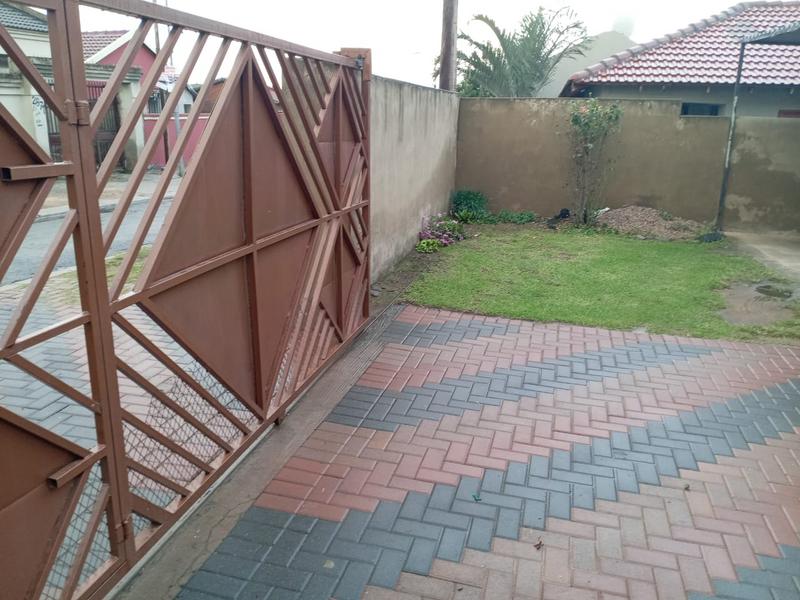 2 Bedroom Property for Sale in Ebony Park Gauteng