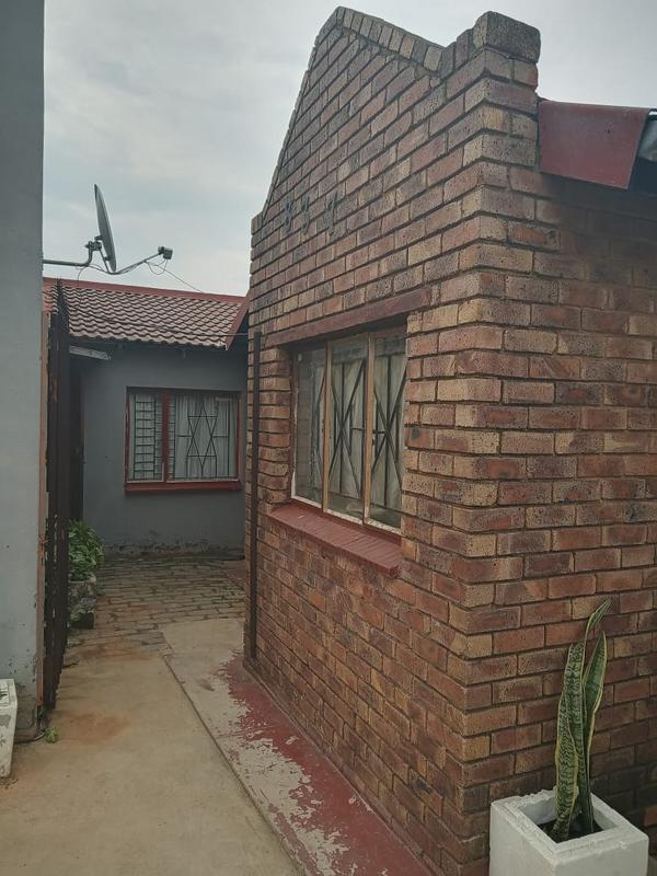 2 Bedroom Property for Sale in Ebony Park Gauteng