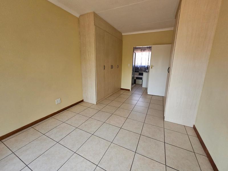 3 Bedroom Property for Sale in Glen Marais Gauteng