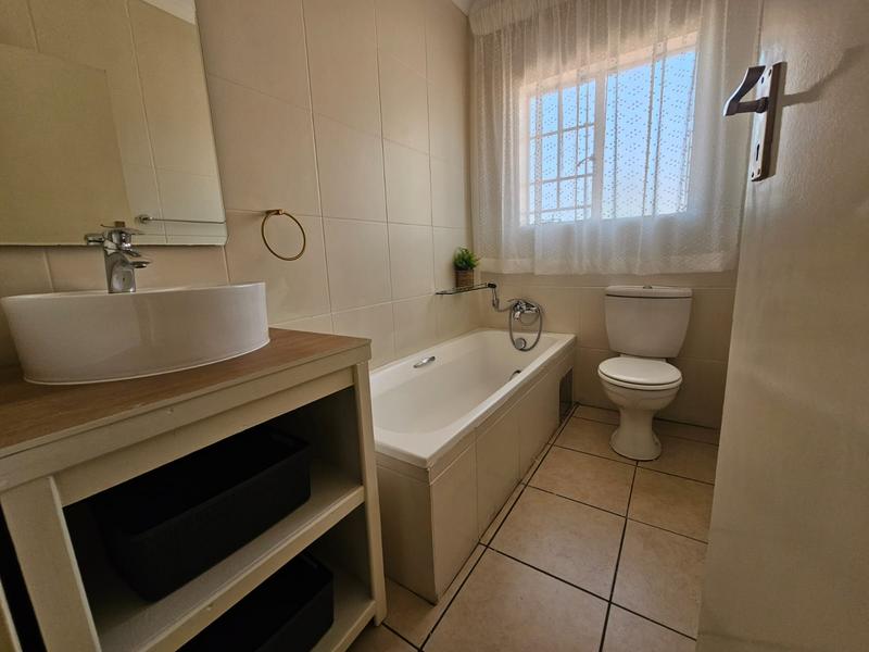3 Bedroom Property for Sale in Glen Marais Gauteng