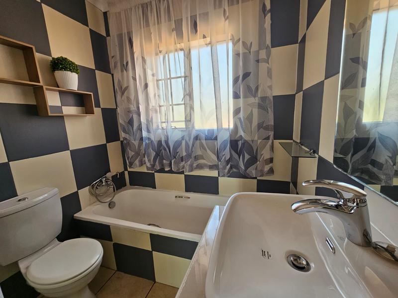 3 Bedroom Property for Sale in Glen Marais Gauteng
