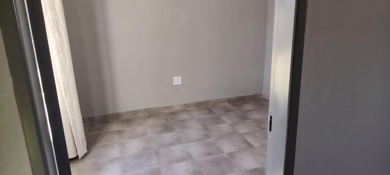 1 Bedroom Property for Sale in Groblerpark Gauteng