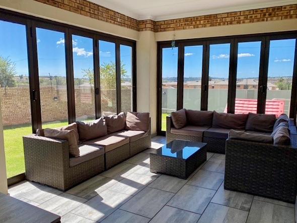 3 Bedroom Property for Sale in Ruimsig Gauteng
