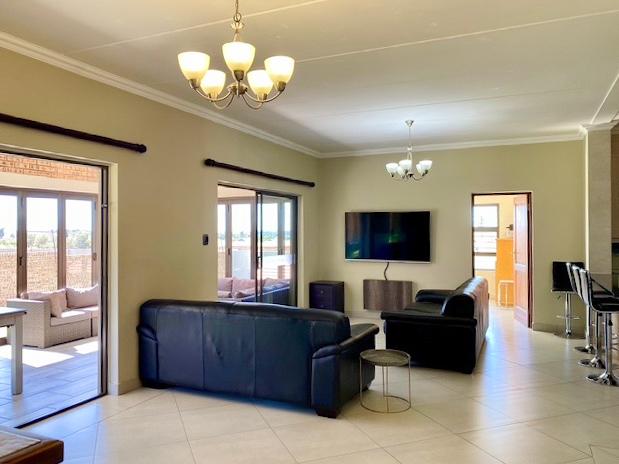 3 Bedroom Property for Sale in Ruimsig Gauteng