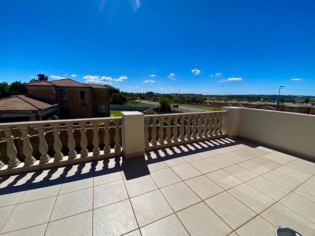 3 Bedroom Property for Sale in Ruimsig Gauteng